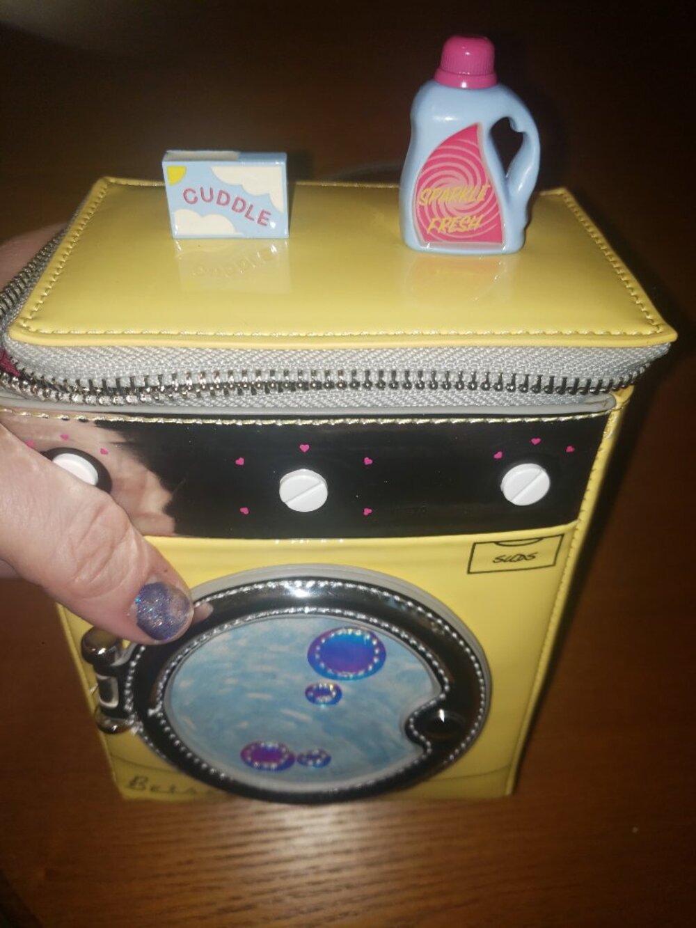 COLLECTIBLE Betsey Johnson Kitsch Spin Me Yellow Crossbody Washing Machine (NEW) - Picture 7 of 9